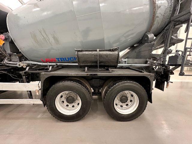 Hino 700 3241 8×4 Cement Mixer