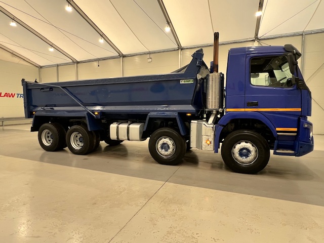 Volvo FM 410 8×4 Day Cab Steel Tipper