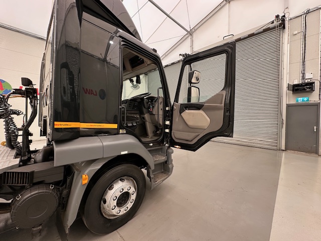 DAF LF 260 4×2 Rest Cab Tractor Unit