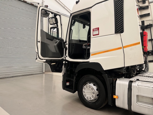 Renault T480 6×2 Midlift Tractor Unit
