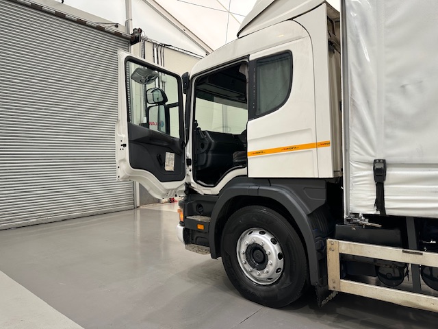 Scania P94 230 Sleeper Cab Curtainsider