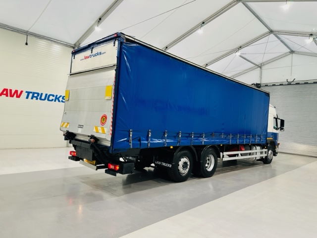 Volvo FM 300 6×2 Sleeper Cab Curtainsider