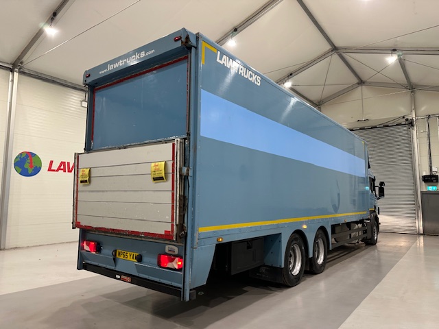 Scania P320 6×2 10 Tyre Rear Lift Insulated Box Van