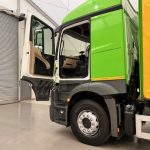 Mercedes Actros 2536 6×2 Sleeper Cab Curtainsider - thumbnail