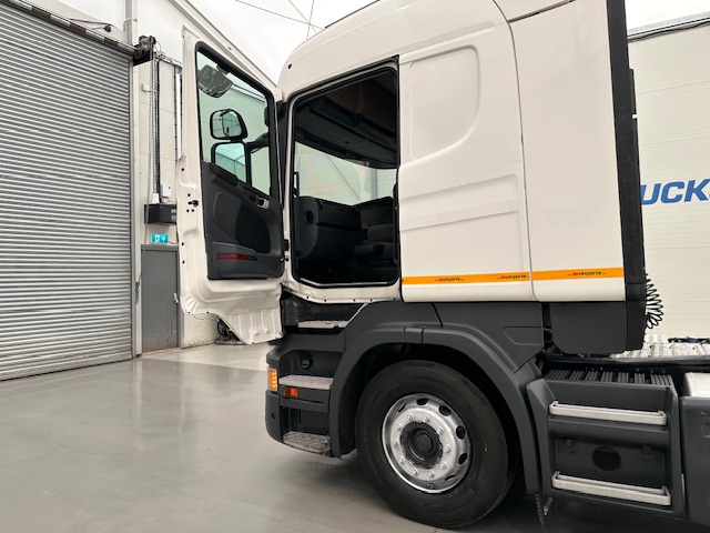 Scania R450 6×2 Midlift Highline Tractor Unit