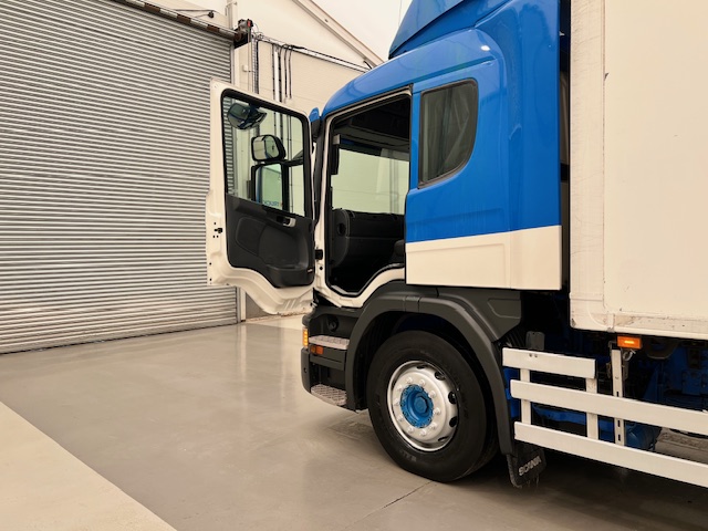Scania P250 4×2 Sleeper Cab Fridge Box