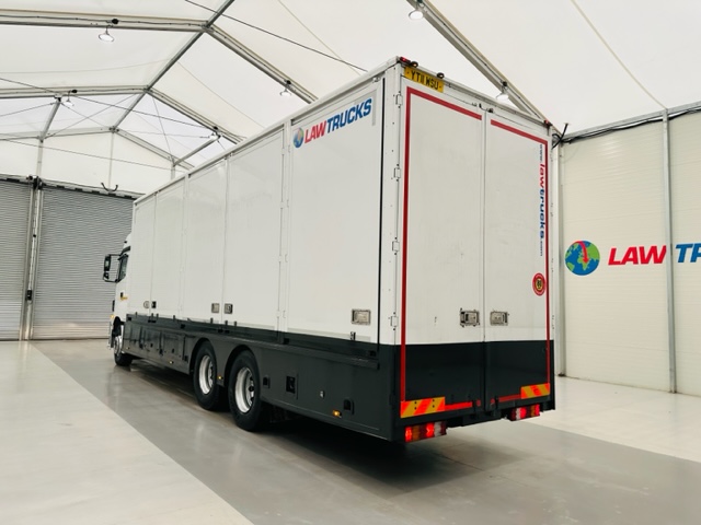 Mercedes 2543 6×2 10 Tyre Rear Lift Sleeper Cab Box Van