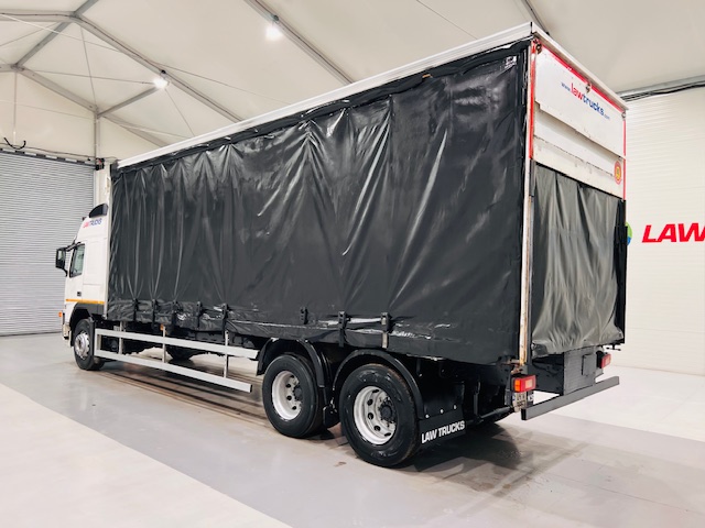 Volvo FM9 260 10 Tyre Sleeper Cab Curtainsider