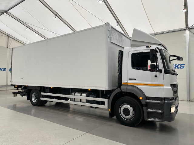 Mercedes Axor 1824 Day Cab Box Van
