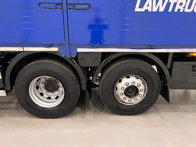 DAF CF75 310 Day Cab Dropside Brick Grab
