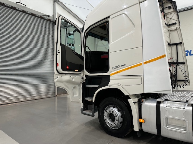 Volvo FH 500 6×2 Midlift Tractor Unit