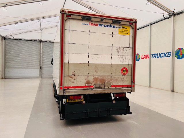 Iveco Stralis 310 AT Euro 6 6×2 Box Van