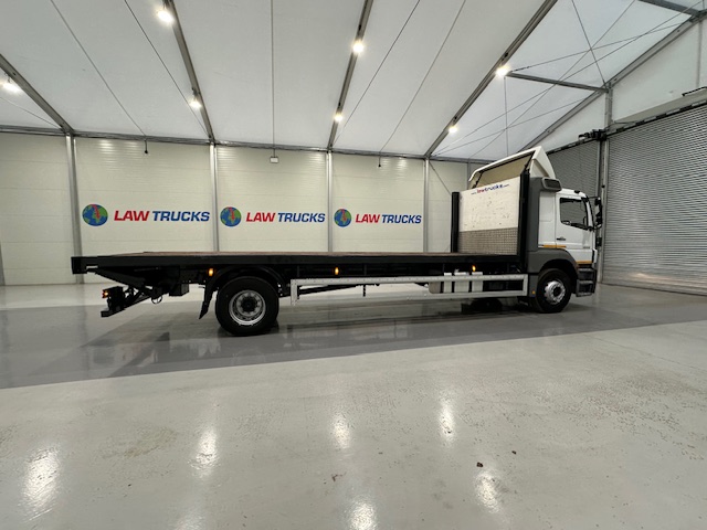 Mercedes Axor 1824 Sleeper Cab Flatbed