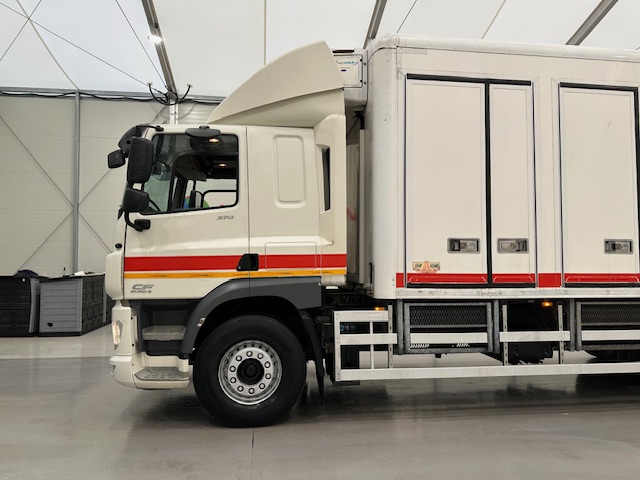 DAF CF 370 6×2 Sleeper Cab Fridge Box