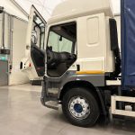 DAF CF 330 6×2 Rear Lift Sleeper Cab Curtainsider - thumbnail