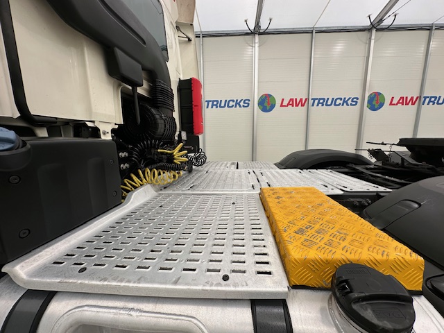 DAF CF 450 6×2 Space Cab Tractor Unit