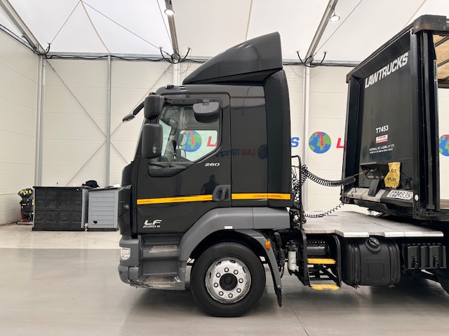 DAF LF 260 4×2 Urban Tractor Unit Trailer