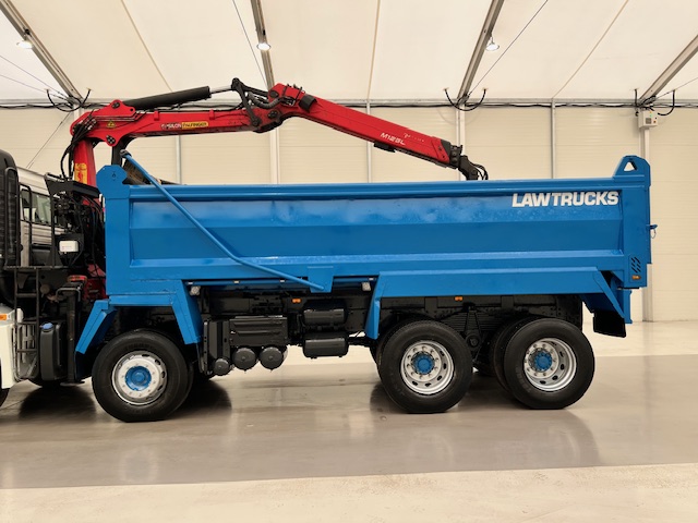 Volvo FM 460 8×4 Steel Tipper Grab