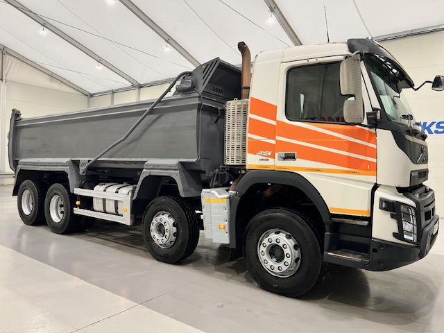 Volvo FMX 420 8×4 Day Cab Steel Tipper