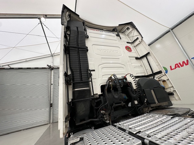 Volvo FH 500 6×2 Midlift Tractor Unit