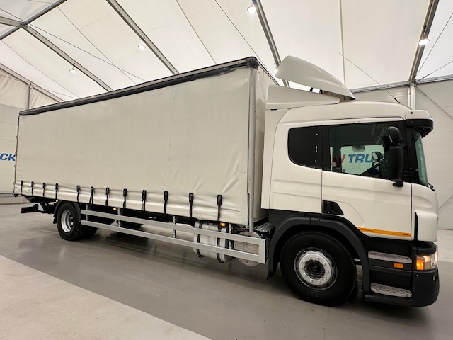 Scania P230 4×2 Sleeper Cab Curtainsider Manual