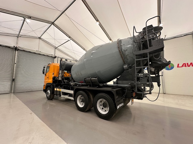 Hino 700 3241 8×4 Cement Mixer