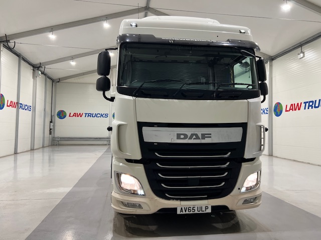 DAF XF 460 6×2 Space Cab Tractor Unit