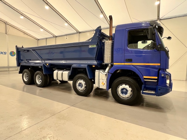 Volvo FM 410 8×4 Day Cab Steel Tipper