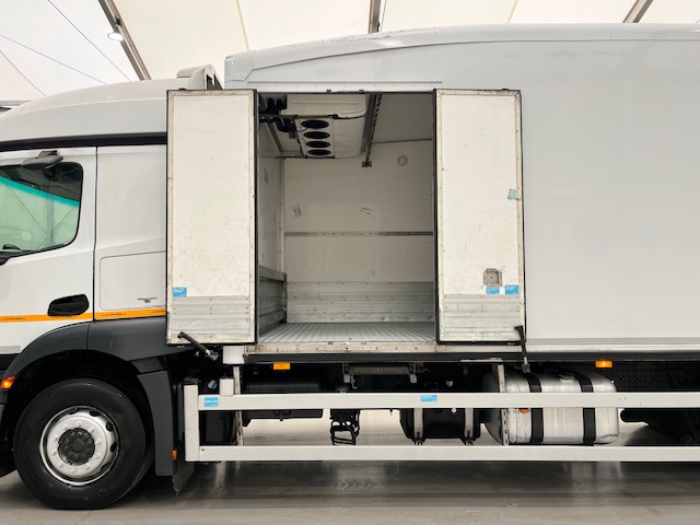 Mercedes Actros 1824 4×2 Sleeper Cab Fridge Box