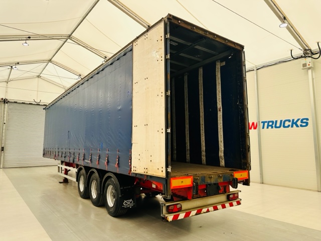 Montracon Tri Axle Curtainsider Trailer