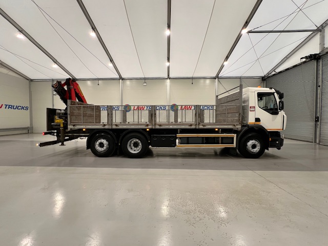 Renault C320 6×2 Day Cab Dropside with Crane