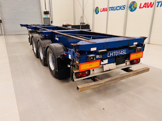 Montracon Tri Axle Sliding Skeletal Trailer BPW