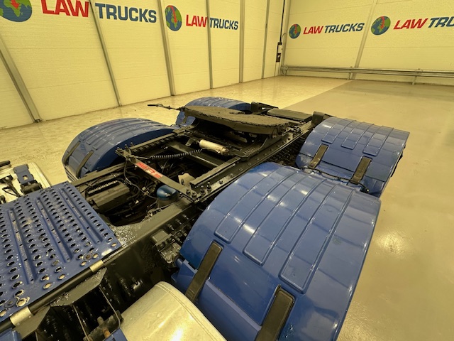 Volvo FH 500 Euro 5 6×2 Tractor Unit Safari Edition