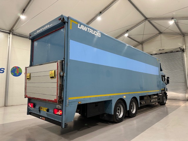 Scania P320 6×2 10 Tyre Rear Lift Insulated Box Van
