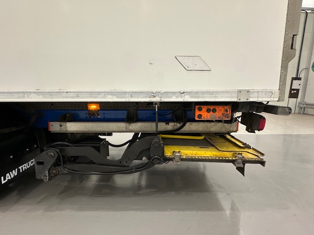 Scania P250 4×2 Sleeper Cab Fridge Box