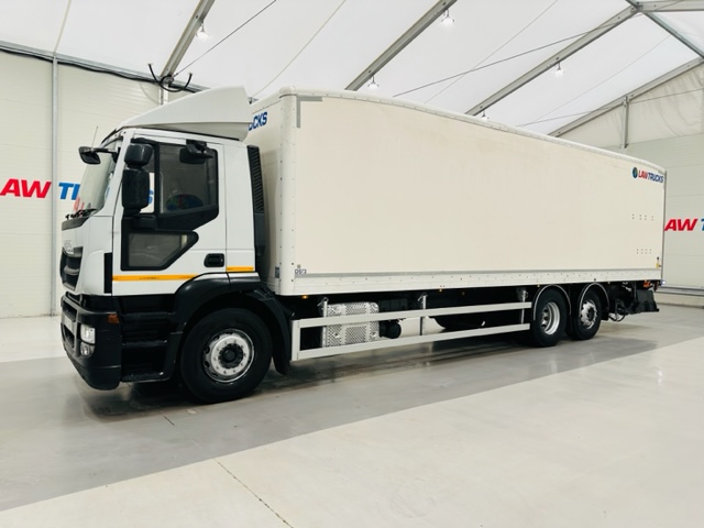 Iveco Stralis 310 AT 6×2 Box Van