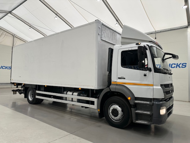 Mercedes Axor 1824 Day Cab Box Van