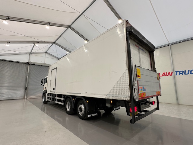 MAN TGS 26.320 6×2 Sleeper Cab Fridge Box
