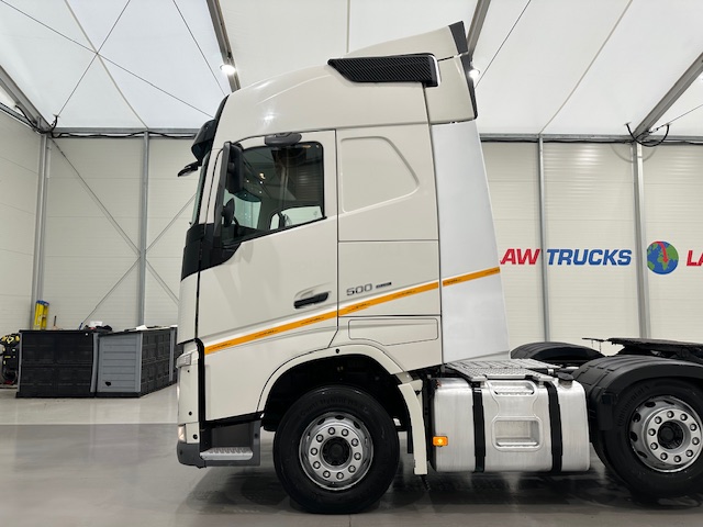 Volvo FH 500 6×2 Midlift Tractor Unit