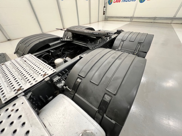 Volvo FH 460 6×2 Midlift Tractor Unit