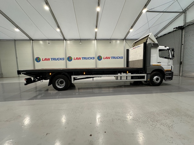 Mercedes Axor 1824 Sleeper Cab Flatbed
