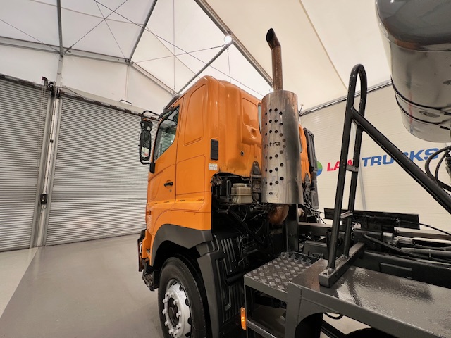Hino 700 3241 8×4 Cement Mixer