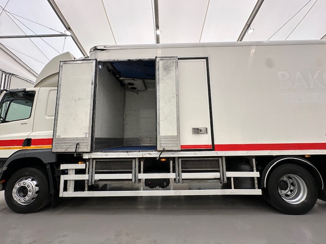 DAF CF 370 6×2 Sleeper Cab Fridge Box