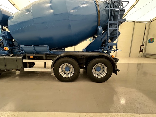 Hino 700 4123 8×4 Cement Mixer
