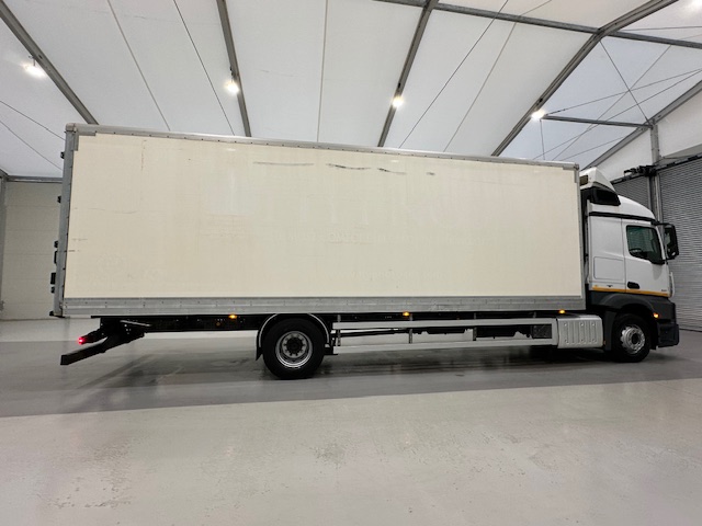Mercedes Actros 1830 Sleeper Cab Box Van