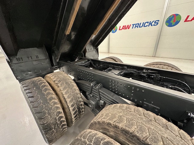 Scania P400 8×4 Rest Cab Steel Tipper