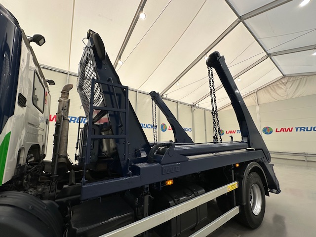 Scania P250 4×2 Day Cab Skip Loader