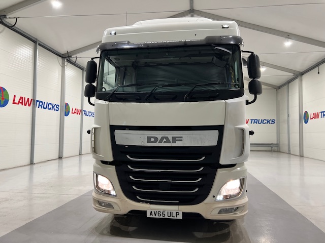 DAF XF 460 6×2 Space Cab Tractor Unit