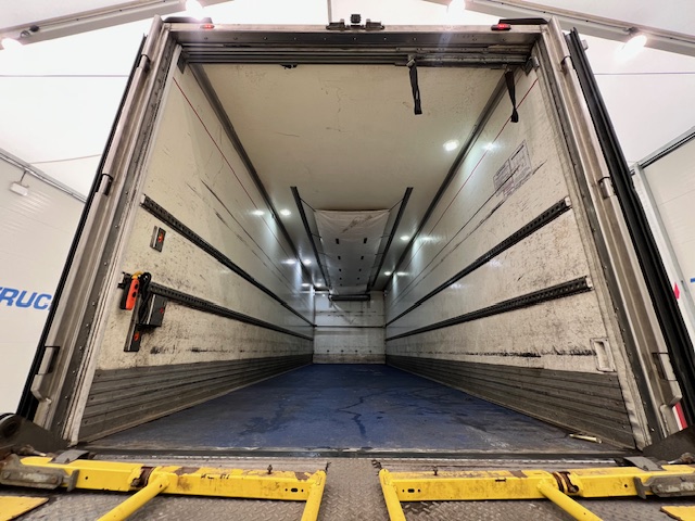 Scania P250 4×2 Sleeper Cab Fridge Box