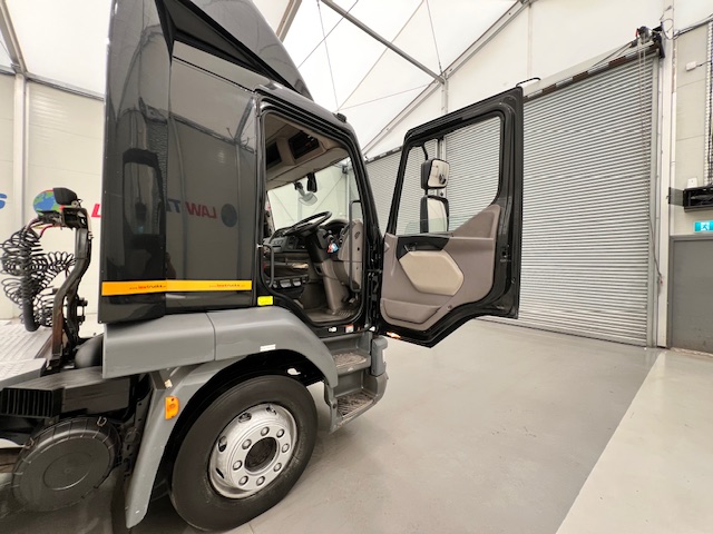 DAF LF 260 4×2 Rest Cab Tractor Unit